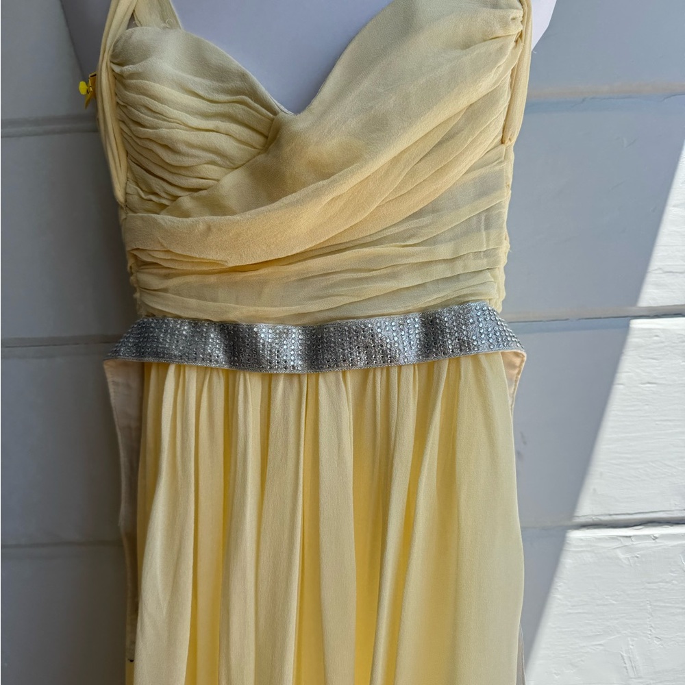 Elegant Yellow Evening Dress with Silver Accents